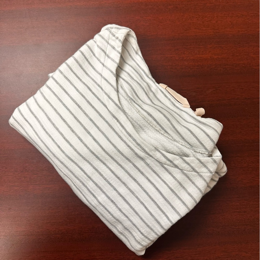 Soft Surroundings Cream and Gray Striped Top Womens size M Petite Cotton casual